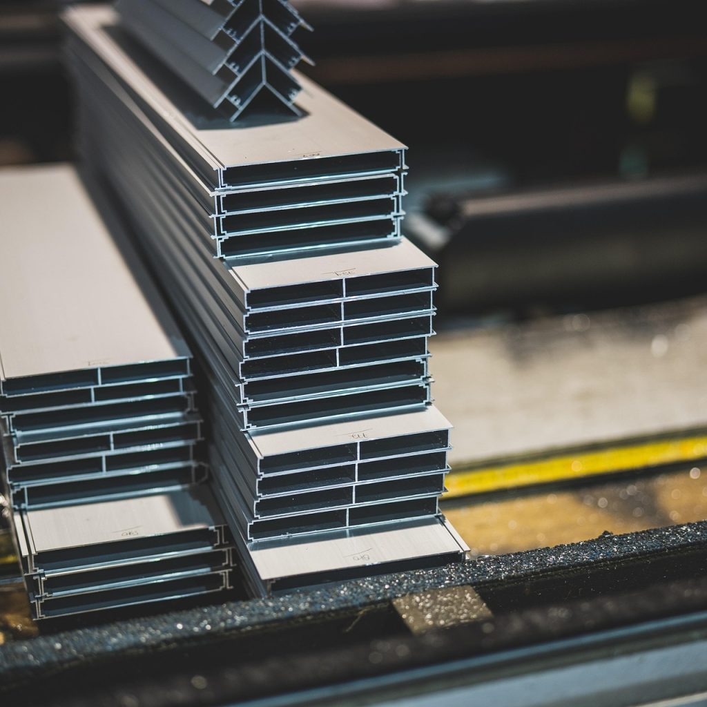 tianya1223-warehouse-5634999_1920